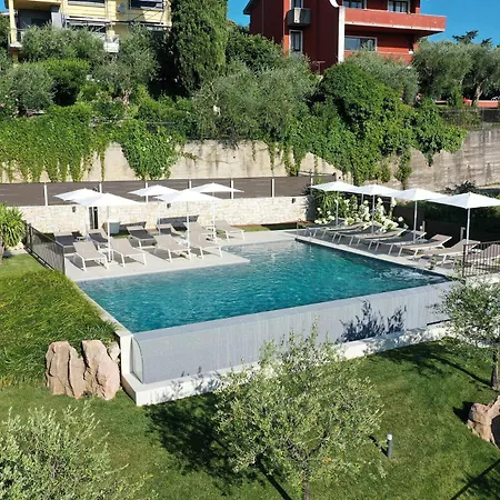 アパートホテル Ristorante Al Cardellino