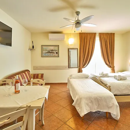 Aparthotel Ristorante Al Cardellino Bardolino