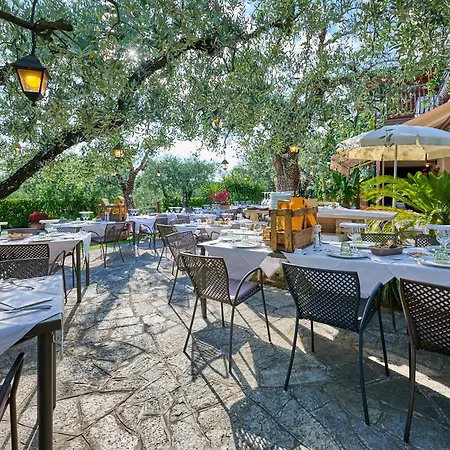 アパートホテル Ristorante Al Cardellino